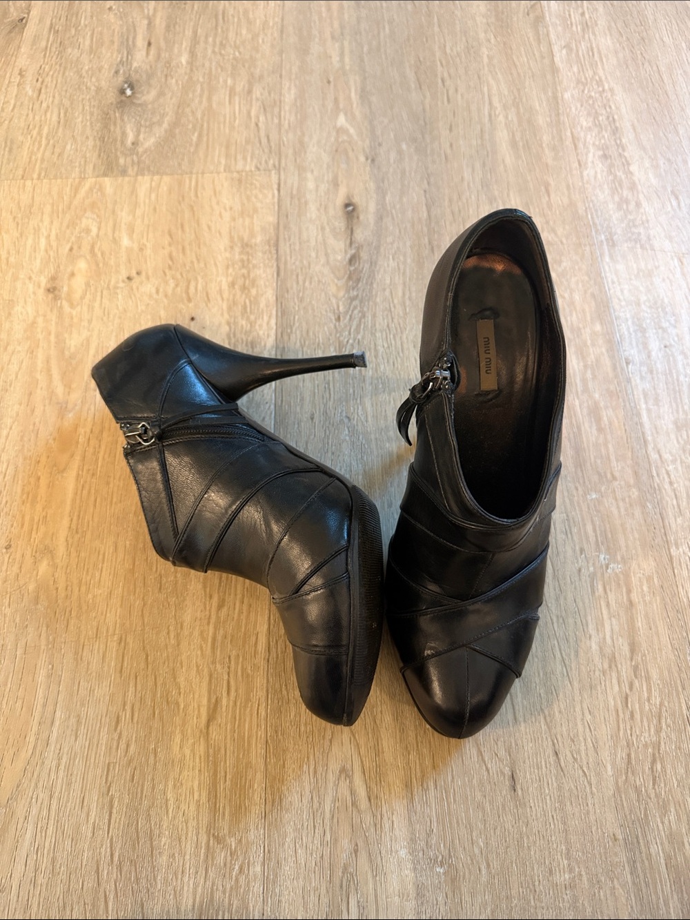 Miu Miu Black Leather Pointed Ankle Booties with Side Zip 37.5